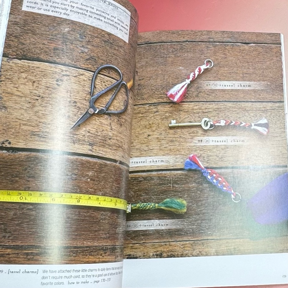 Macrame Pattern Book - Picture 5 of 10